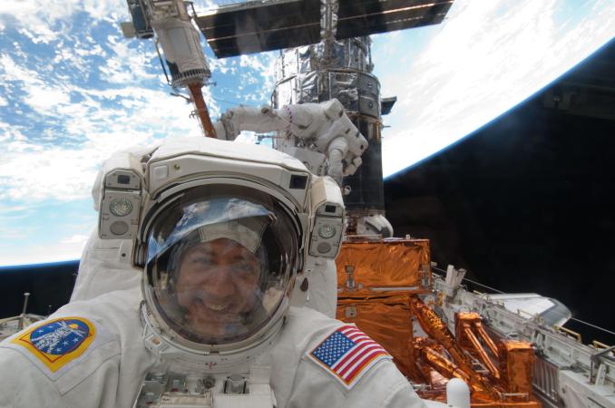 Mike Massimino spacewalk