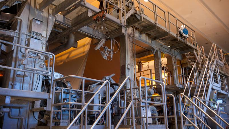 À l'intérieur d'une usine de pâte à papier 