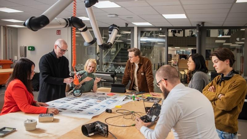 Workshop in Vaisala Maker Lab